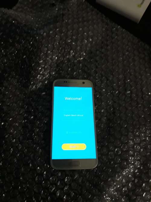 SAMSUNG S7 + SAMSUNG VR GEAR IN PRISTINE CONDITION #STUNNING